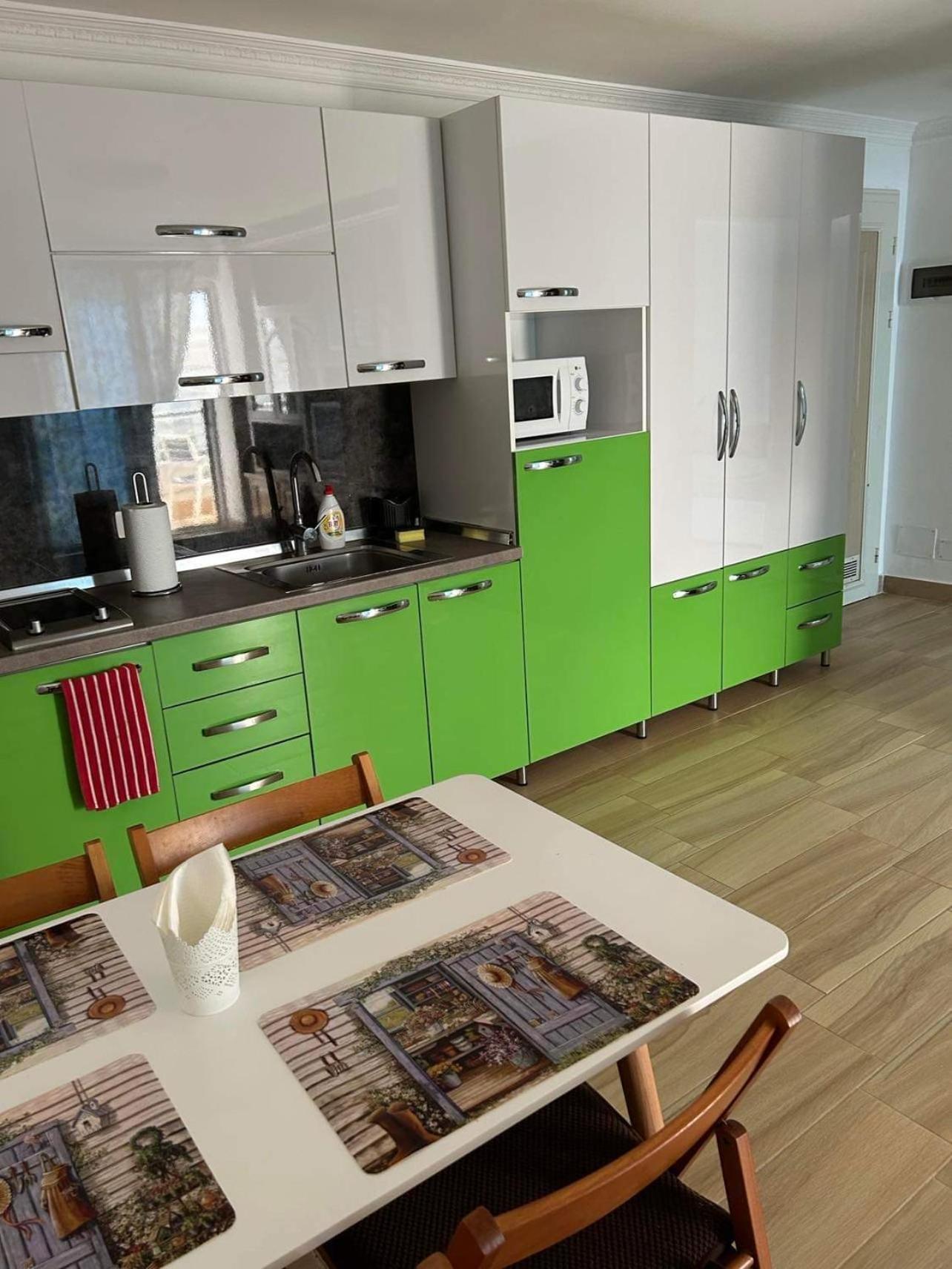 Kk Fafa Apartments Golem  Extérieur photo
